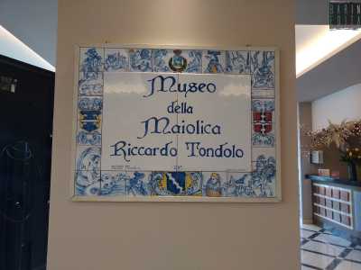 Poi si passa alla ricca collezione Tondolo